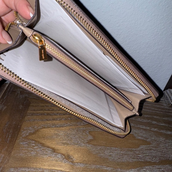 Kate Spade New York Geometric logo pattern wallet - Picture 7 of 8